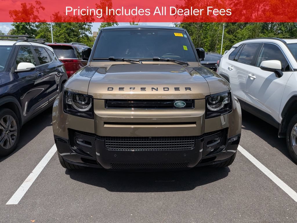 Used 2025 Land Rover Defender 110 X-Dynamic SE AWD/4WD image 2