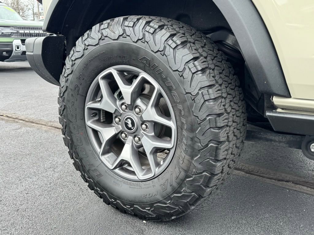 Used 2025 Ford Bronco Badlands image 24