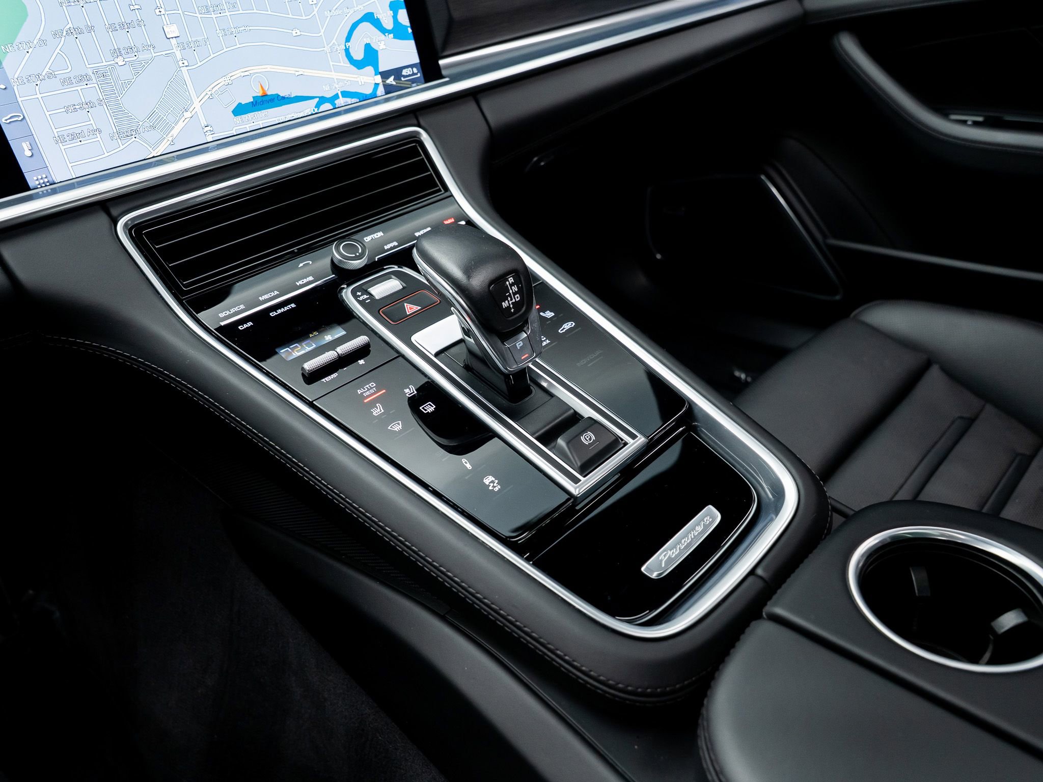 Used 2019 Porsche Panamera GTS w/ Assistance Package image 54