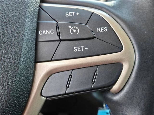 Used 2016 Jeep Cherokee Latitude w/ Cold Weather Group image 13