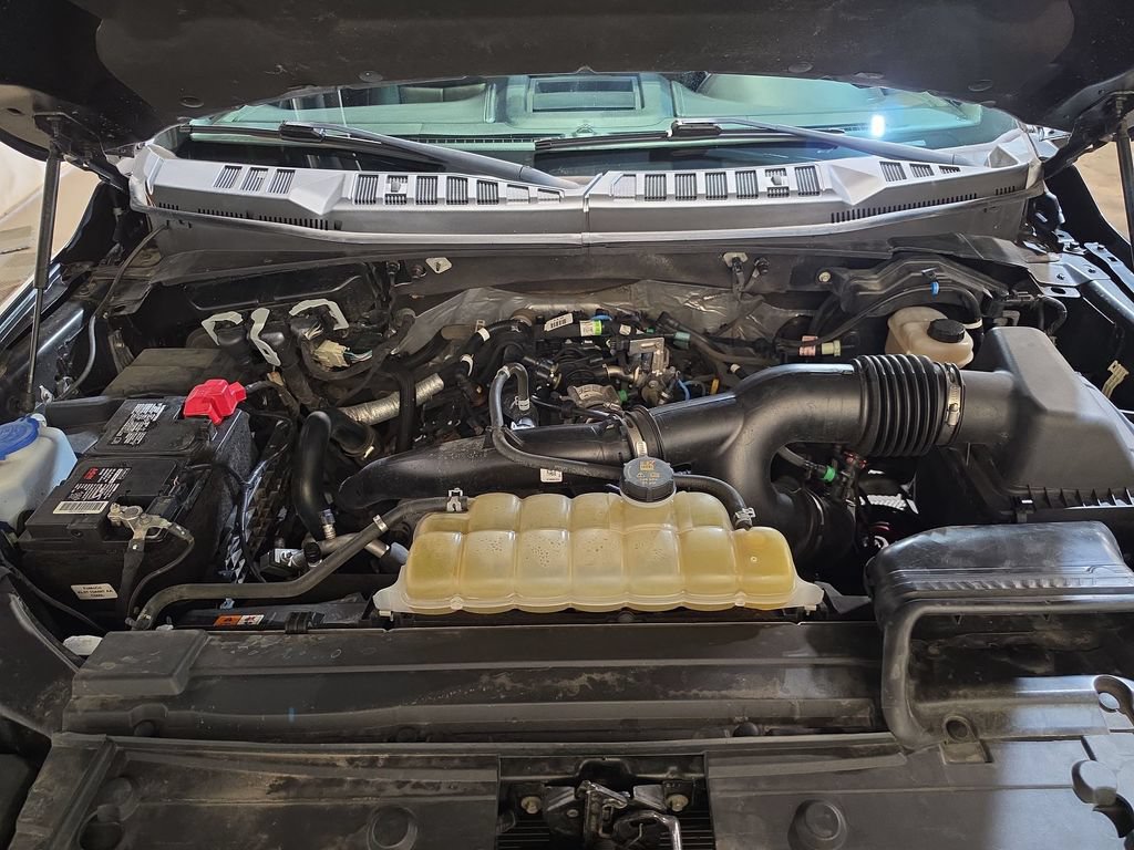 Used 2020 Ford F150 Lariat w/ Equipment Group 502A Luxury AWD/4WD image 18