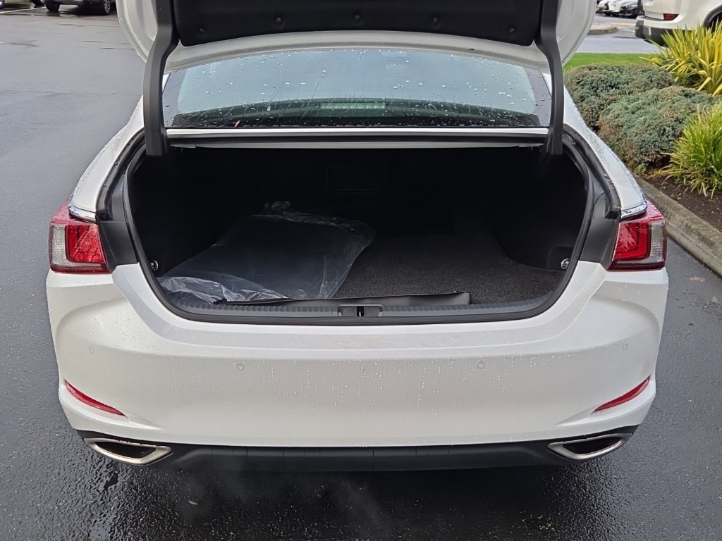 Certified 2024 Lexus ES 350 w/ Premium Package image 16