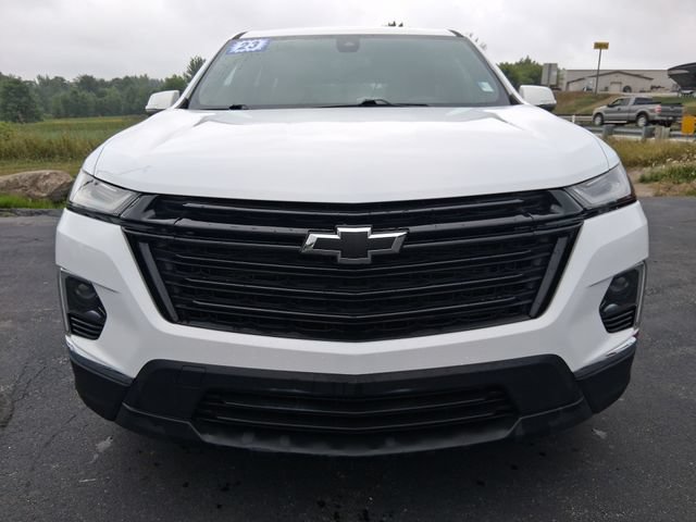 Used 2023 Chevrolet Traverse LT FWD image 2