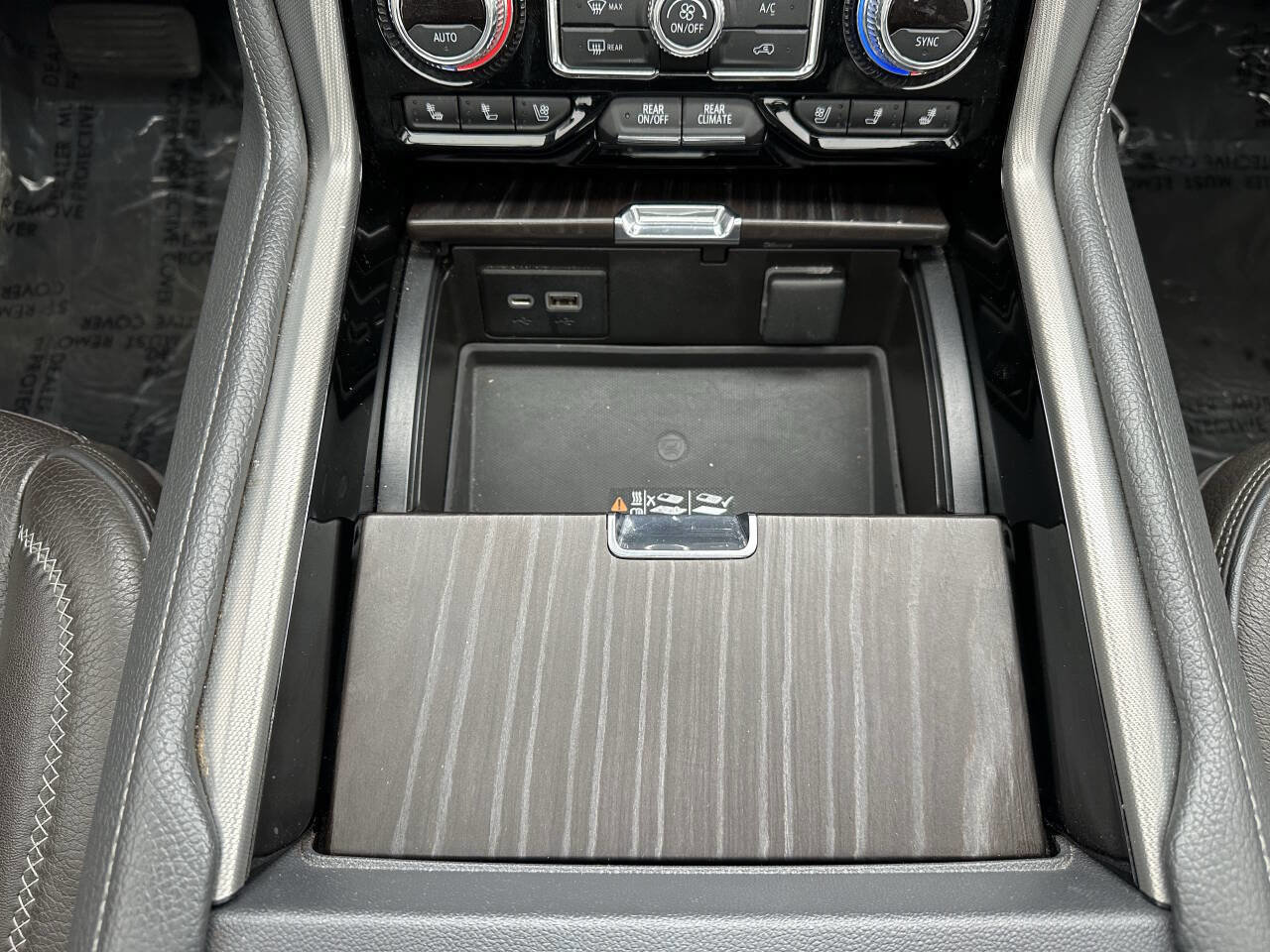 Used 2021 GMC Yukon Denali w/ Denali Premium Package image 19