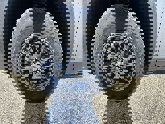 Used 2025 GMC Acadia Elevation image 34