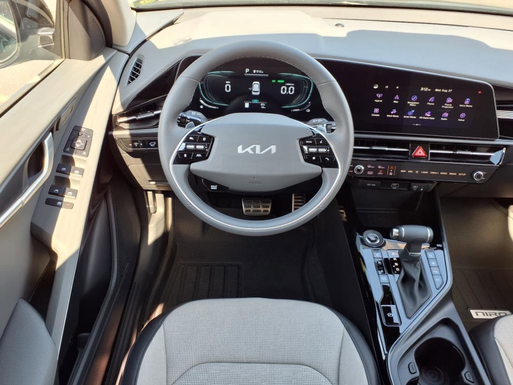 New 2025 Kia Niro SX Touring image 13