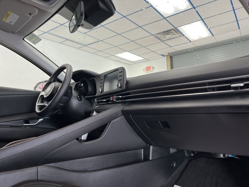 Used 2023 Hyundai Elantra SEL w/ Preferred Accessory Package image 13