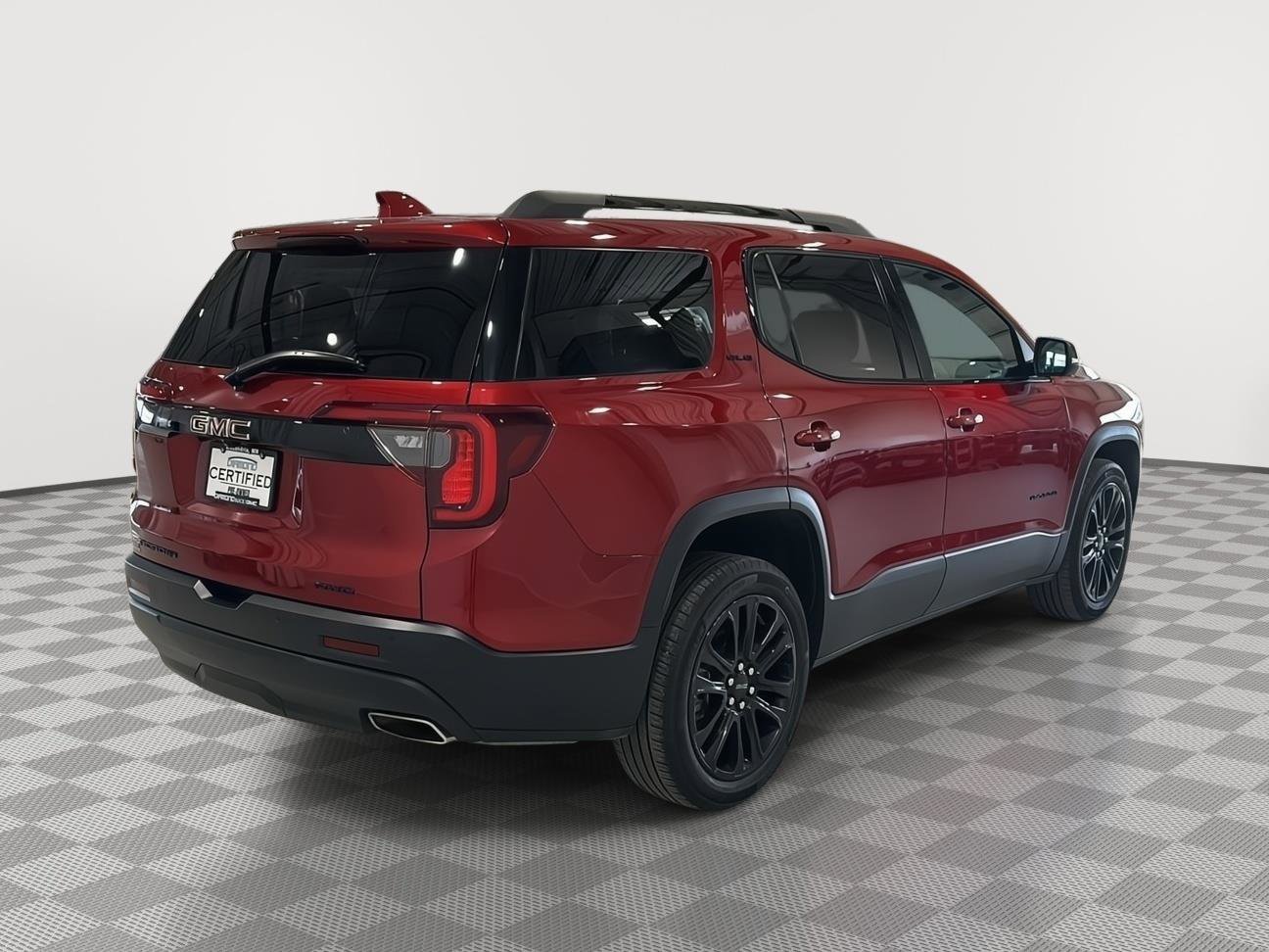 Used 2023 GMC Acadia SLE w/ Driver Convenience Package image 5