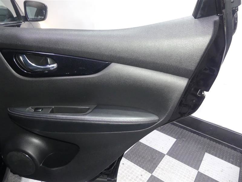 Used 2018 Nissan Rogue Sport SV w/ SV All-Weather Package image 25