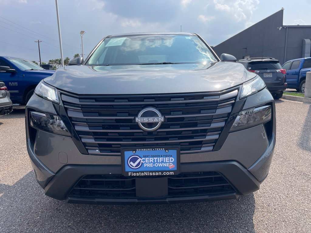 Certified 2026 Nissan Rogue SV FWD image 2