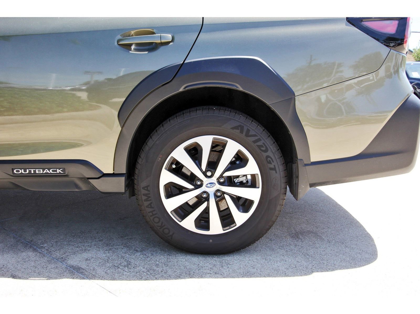 Certified 2025 Subaru Outback Premium image 31