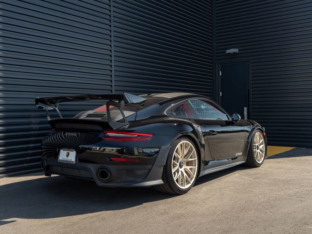 Used 2018 Porsche 911 GT2 RS image 9