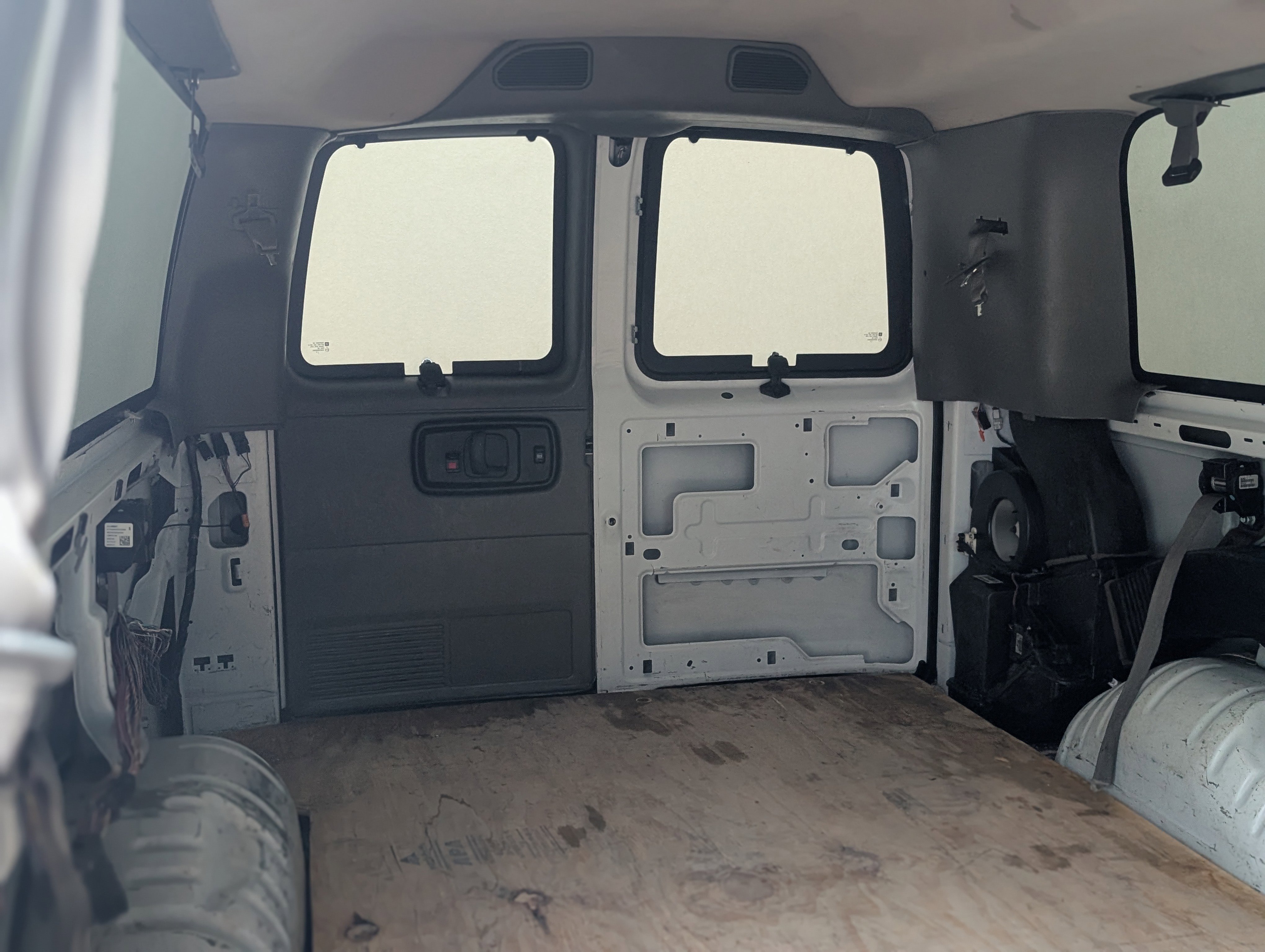 Used 2015 Chevrolet Express 3500 LT w/ LT Preferred Equipment Group image 36