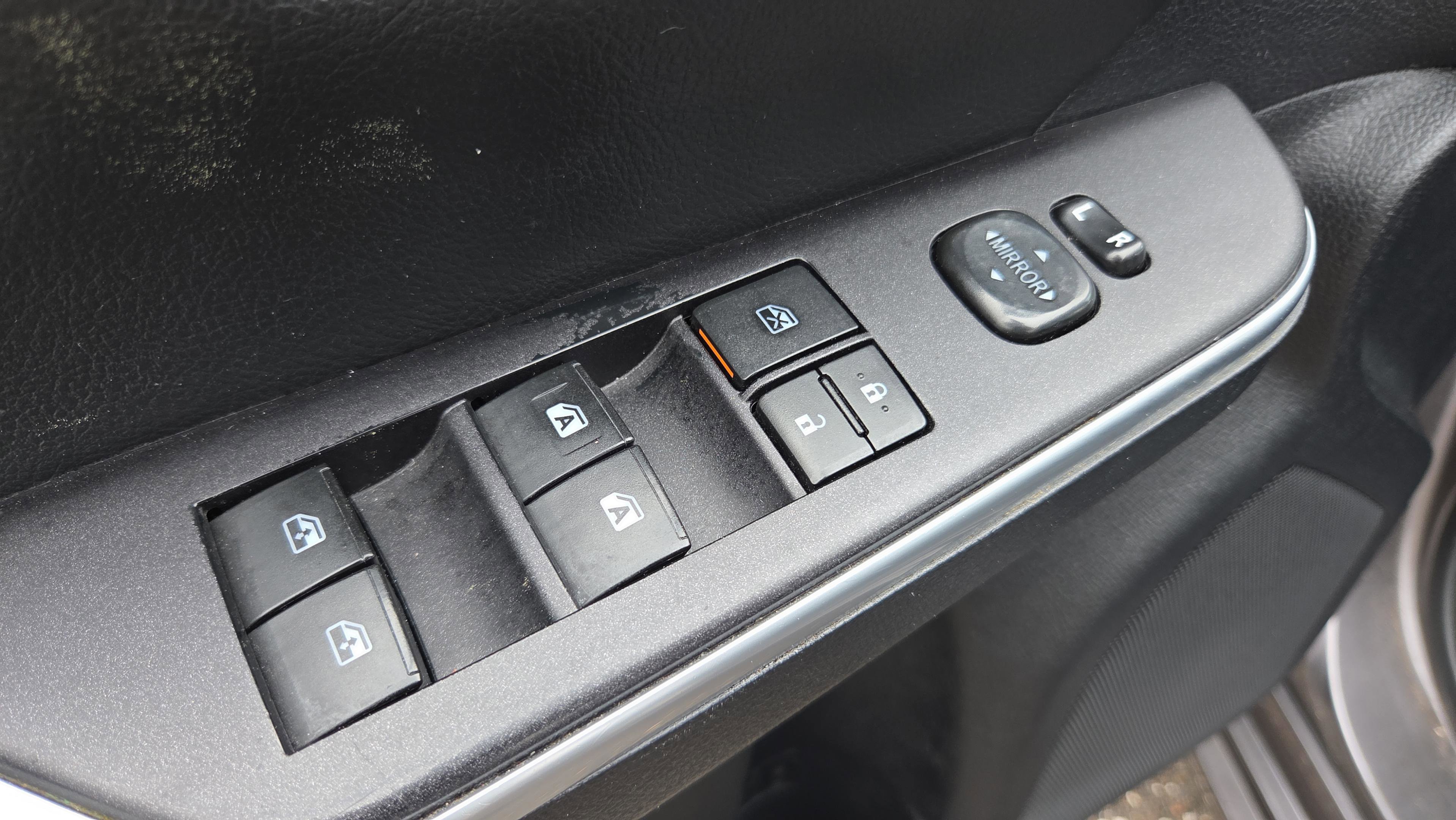 Used 2015 Toyota Camry LE image 26