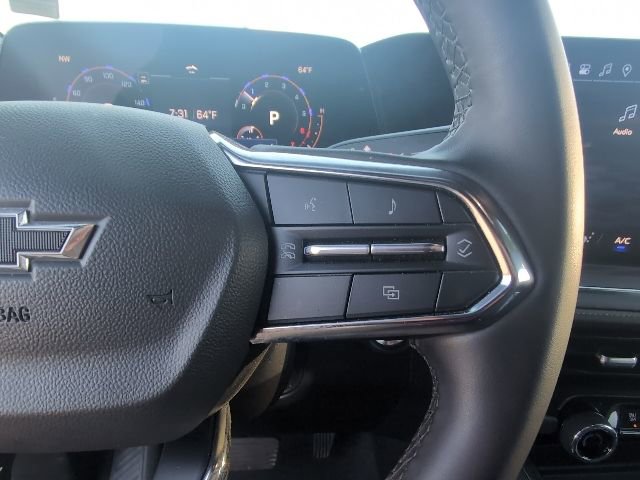 Used 2025 Chevrolet Suburban Z71 image 16