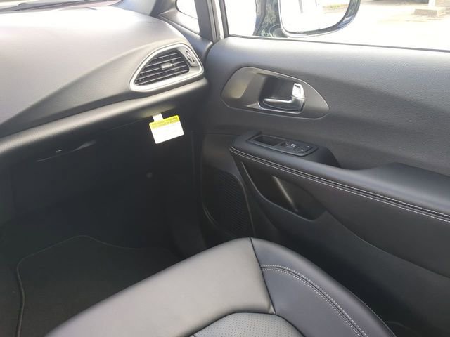 New 2026 Chrysler Voyager LX image 20