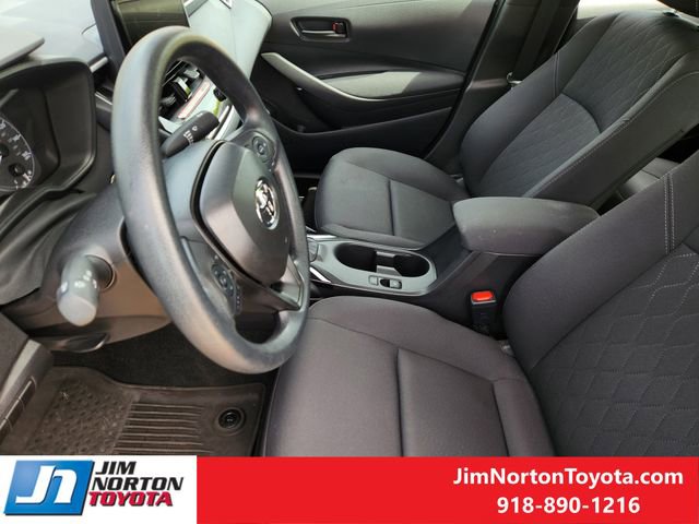 Used 2025 Toyota Corolla LE w/ LE Premium Package FWD image 15