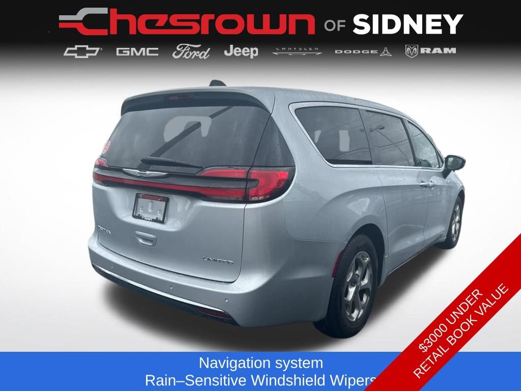 Used 2024 Chrysler Pacifica Limited FWD image 5