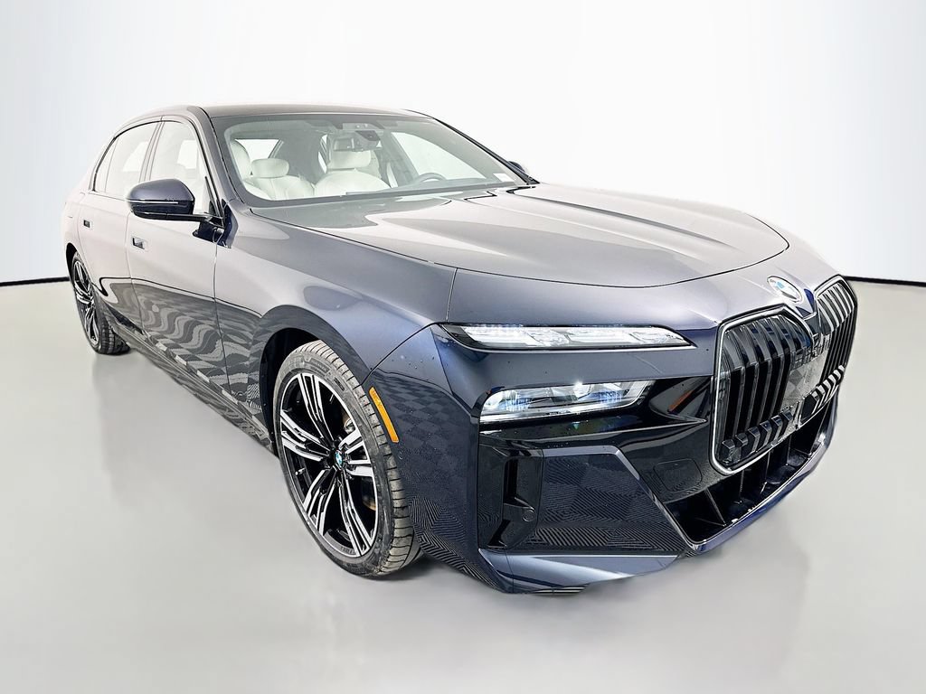 Used 2026 BMW 760i xDrive w/ Executive Package AWD/4WD image 3