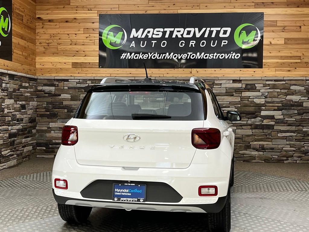 Used 2024 Hyundai Venue Limited FWD image 19