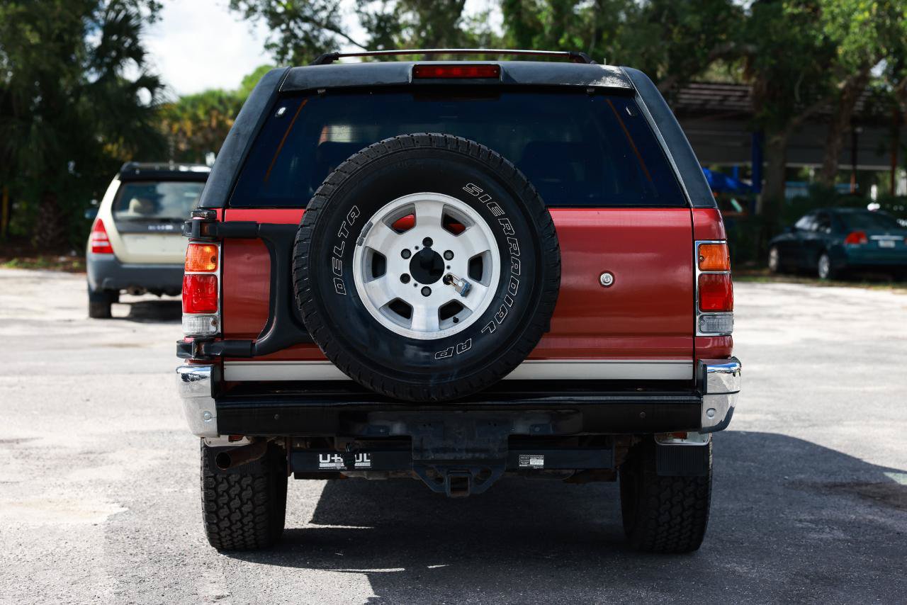 Used 1994 Isuzu Rodeo LS RWD image 7