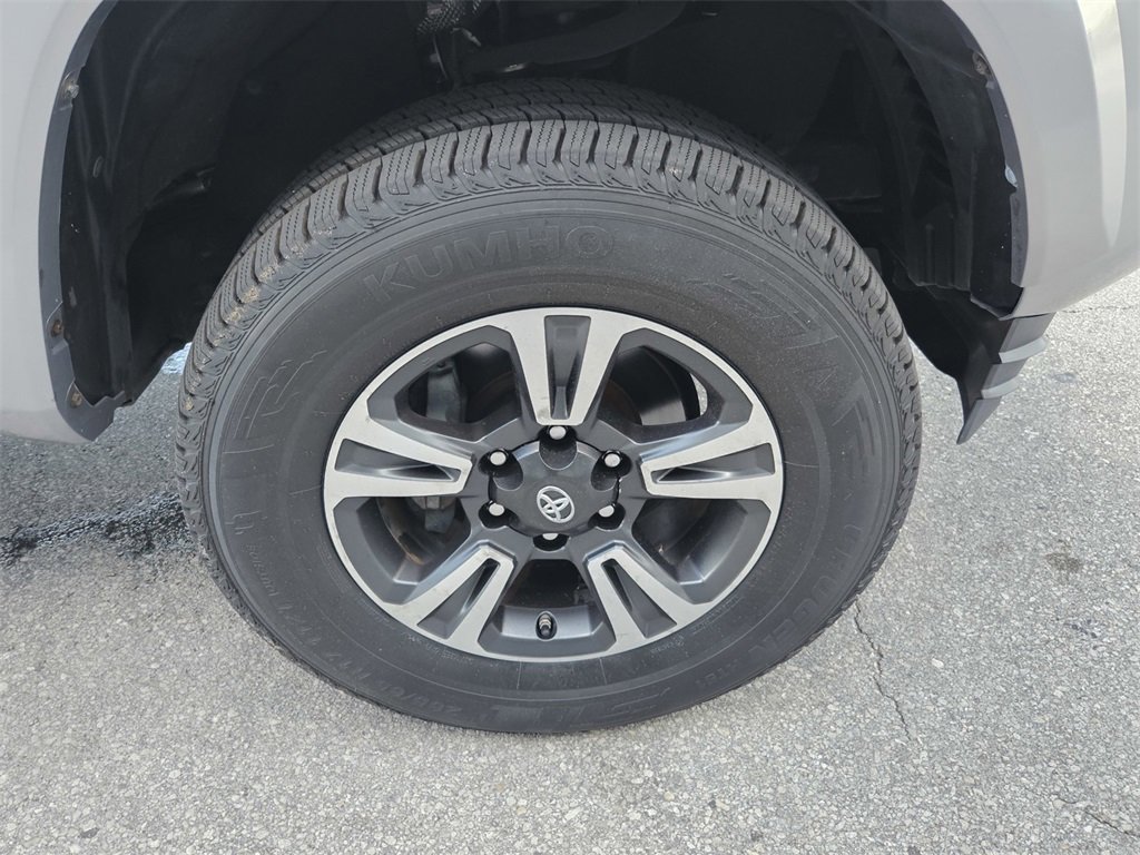 Used 2018 Toyota Tacoma TRD Sport image 36