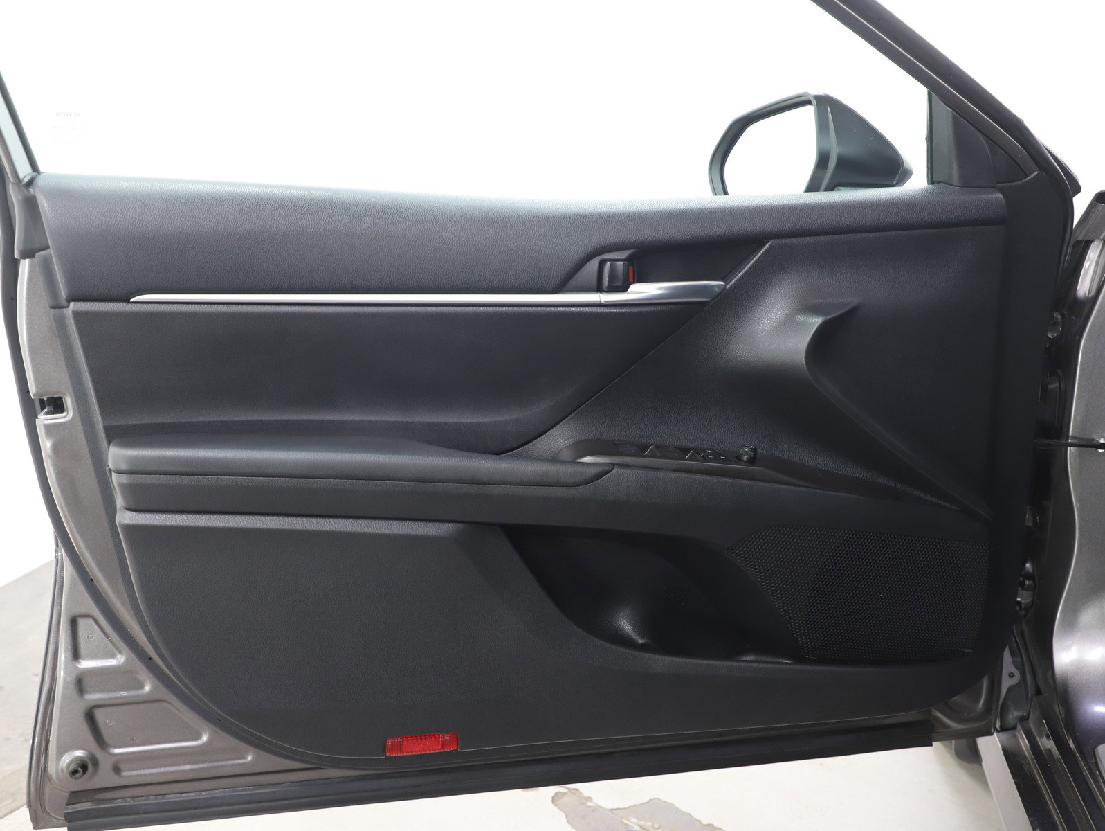 Used 2023 Toyota Camry LE w/ Protection Package (Q2) (TMS) FWD image 17