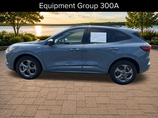 Used 2023 Ford Escape ST-Line w/ Tech Pack #1 AWD/4WD image 4