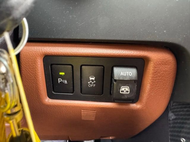 Used 2018 Toyota Sequoia Platinum image 34