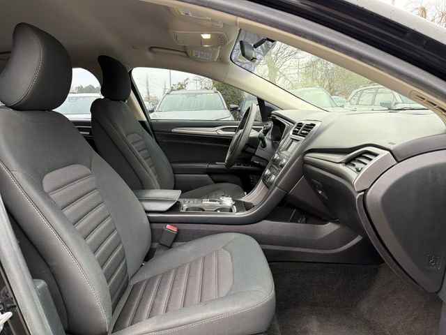 Used 2018 Ford Fusion SE image 17