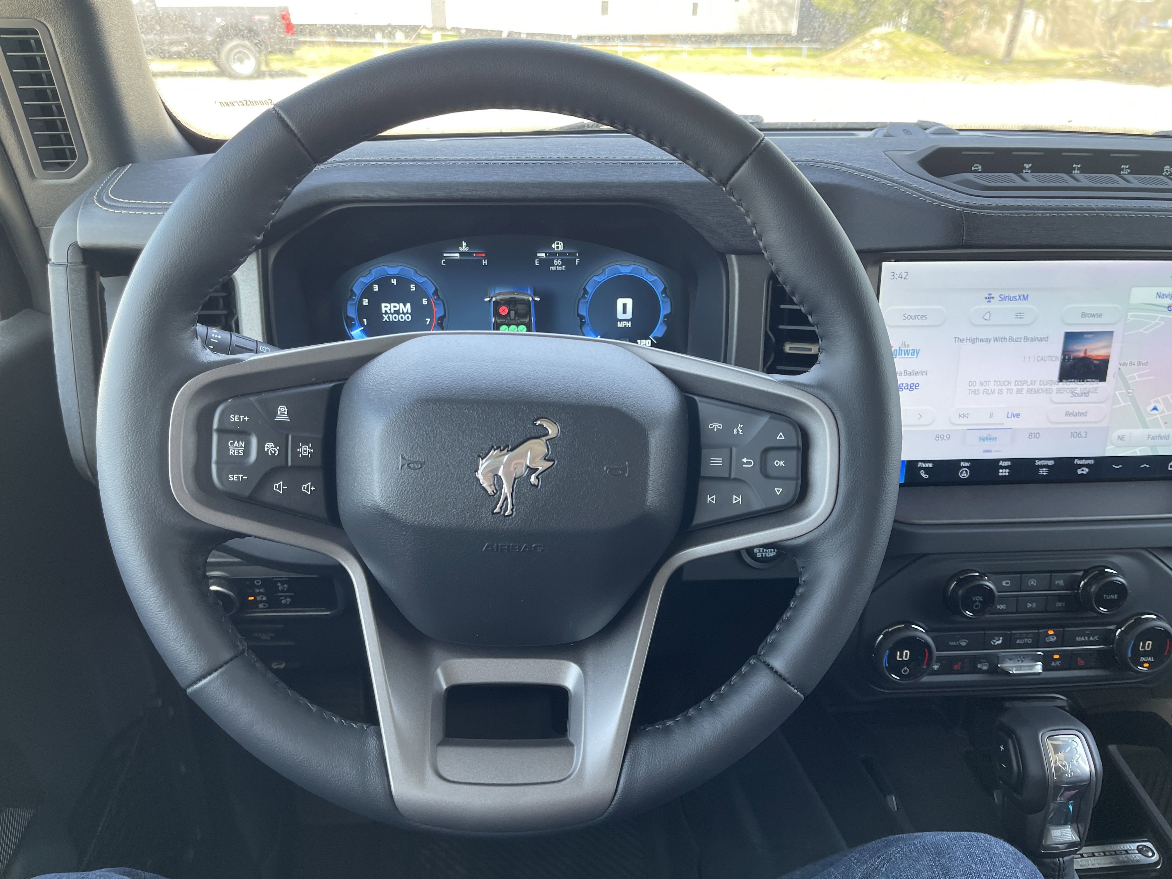 New 2025 Ford Bronco Badlands image 15