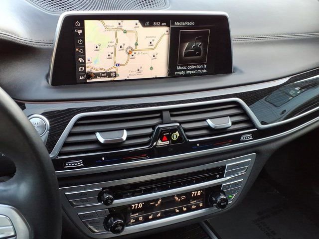Used 2017 BMW 750i image 5