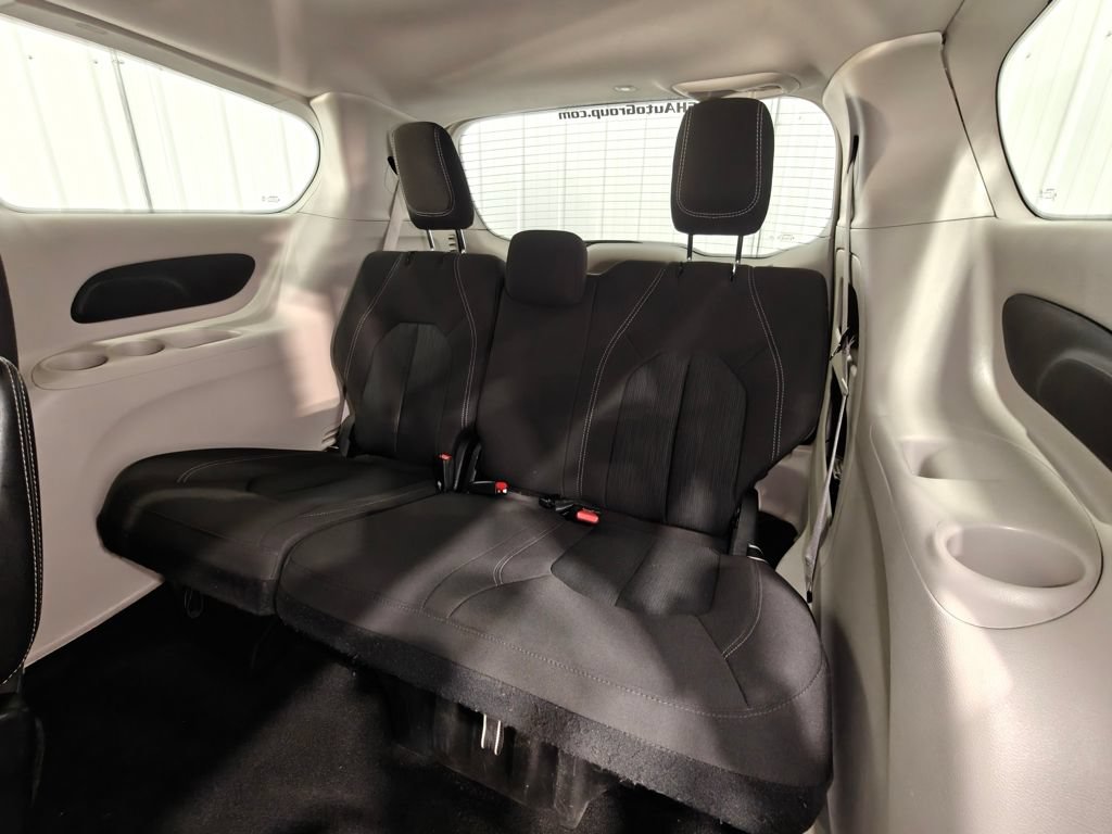 Used 2023 Chrysler Voyager LX FWD image 25