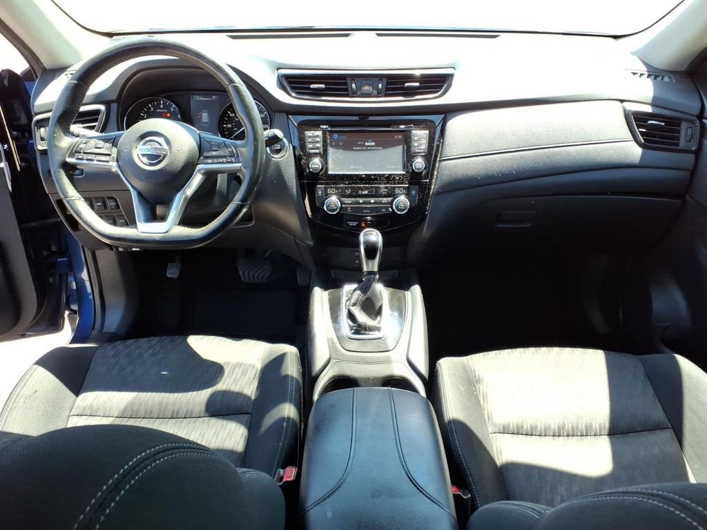 Used 2017 Nissan Rogue SV w/ SV Premium Package AWD/4WD image 8