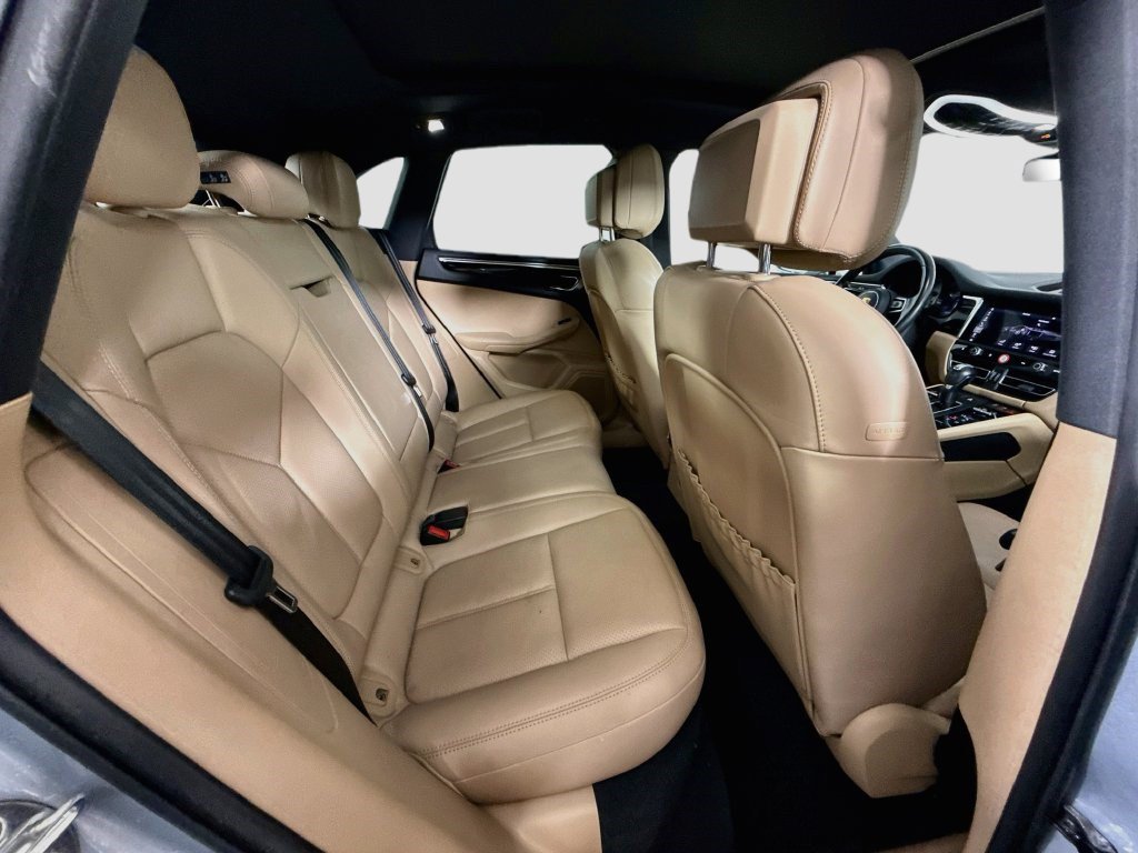 Used 2023 Porsche Macan S AWD/4WD image 25