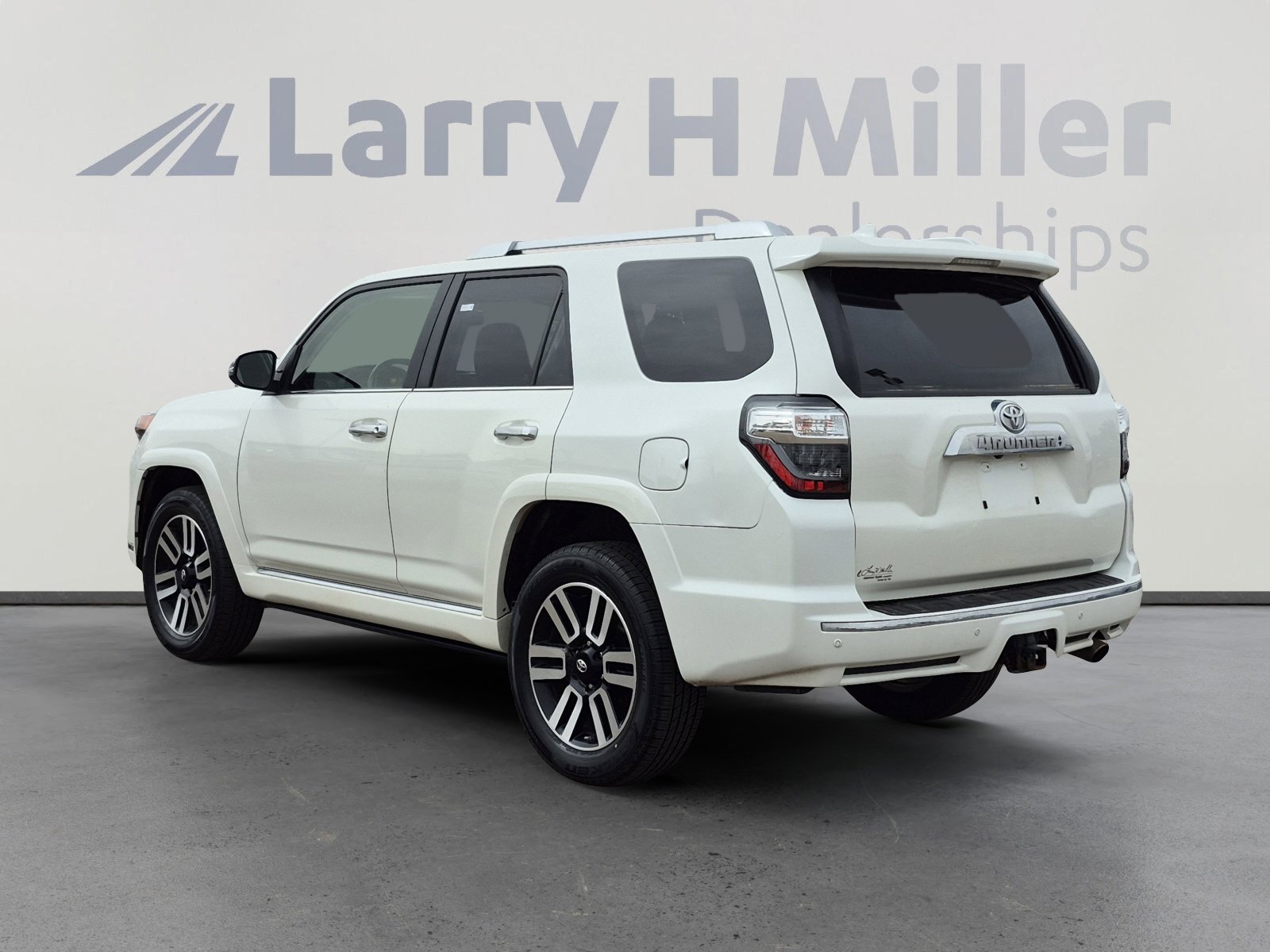 Used 2019 Toyota 4Runner Limited AWD/4WD image 3