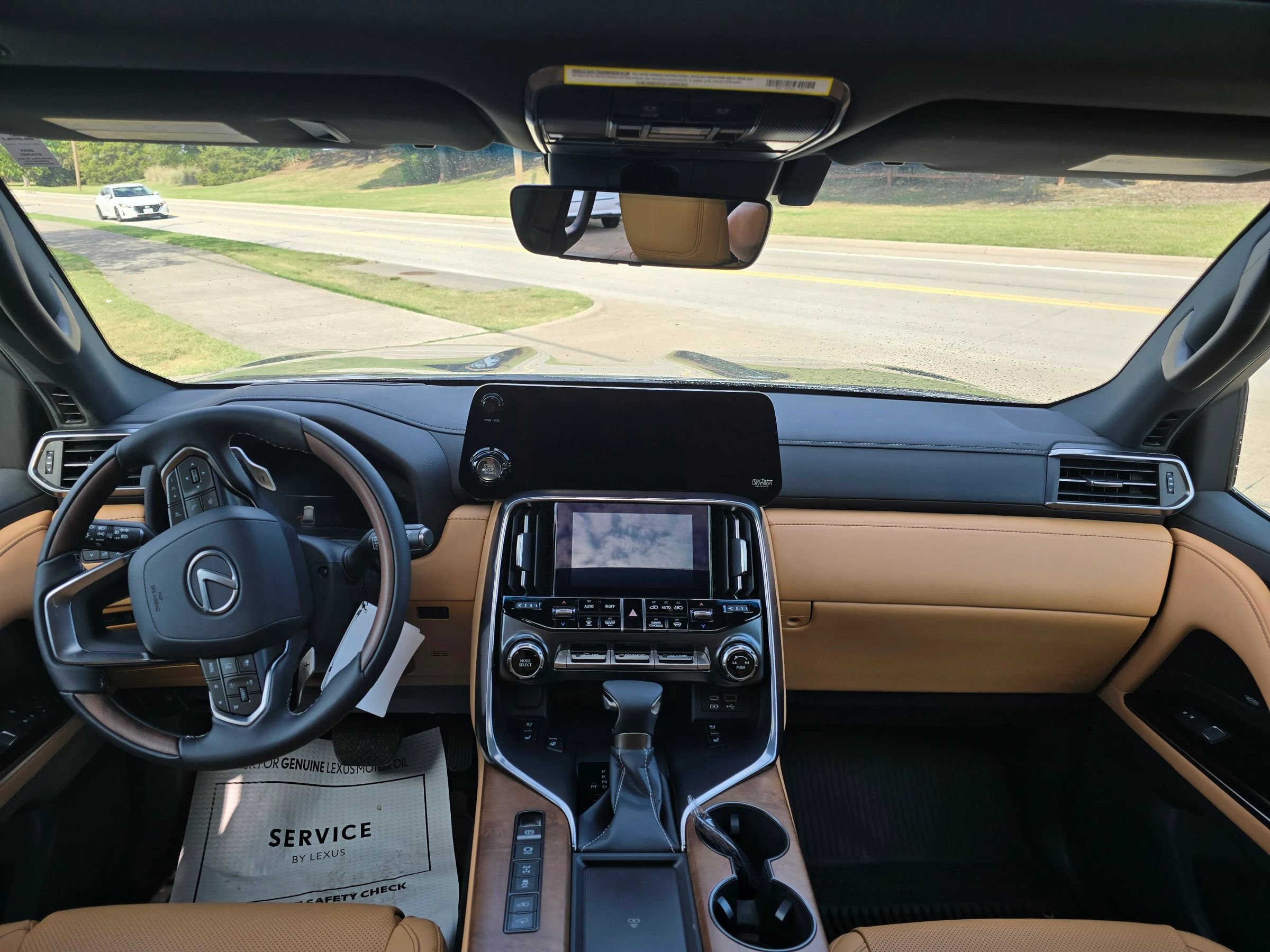 Used 2024 Lexus LX 600 4WD w/ Luxury Package image 5