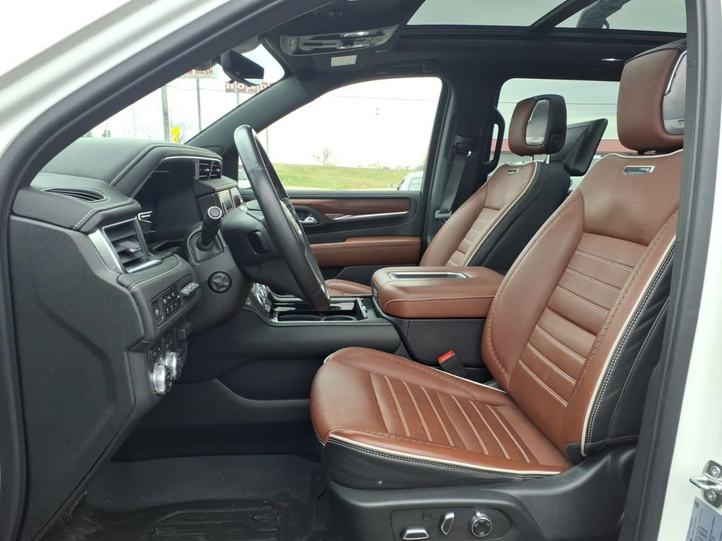 Used 2023 GMC Yukon XL Denali Ultimate image 4