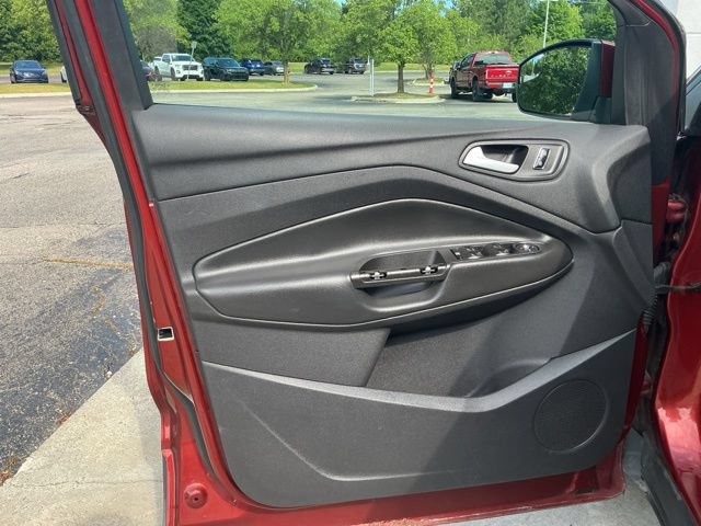Used 2014 Ford Escape SE w/ Equipment Group 201A FWD image 16