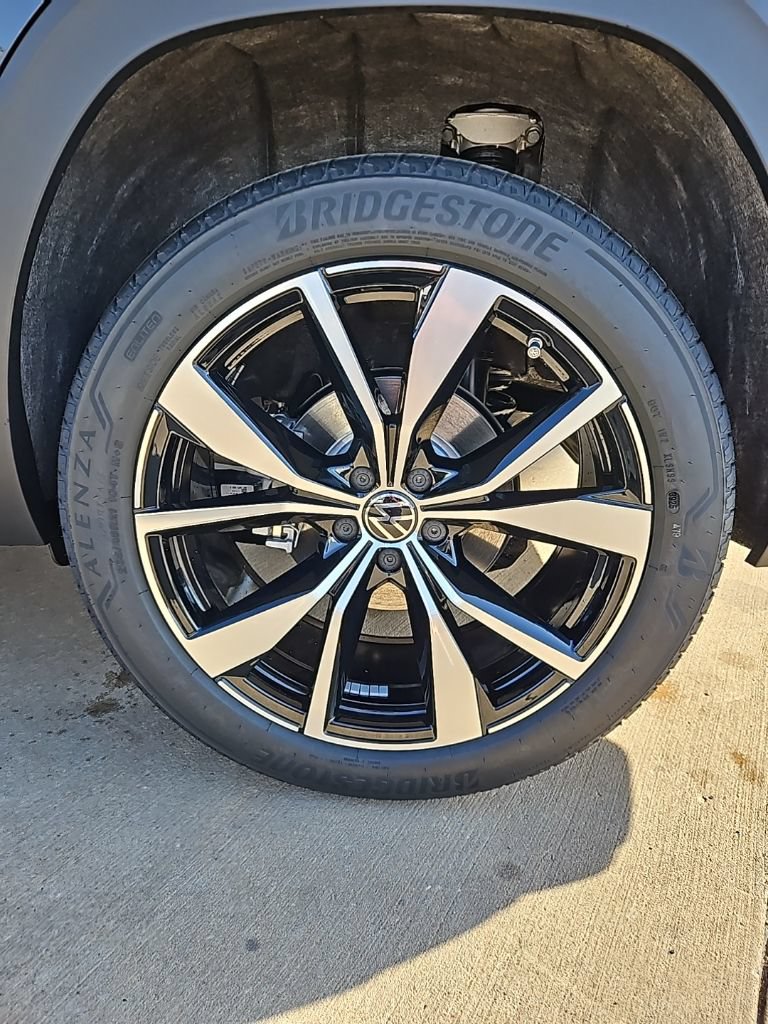 New 2026 Volkswagen Atlas SEL Premium R-Line AWD/4WD image 9