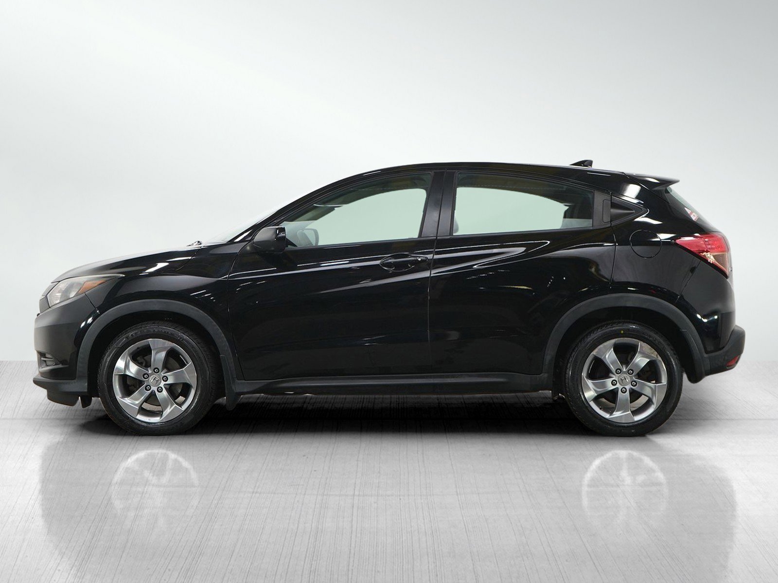 Used 2017 Honda HR-V LX image 2