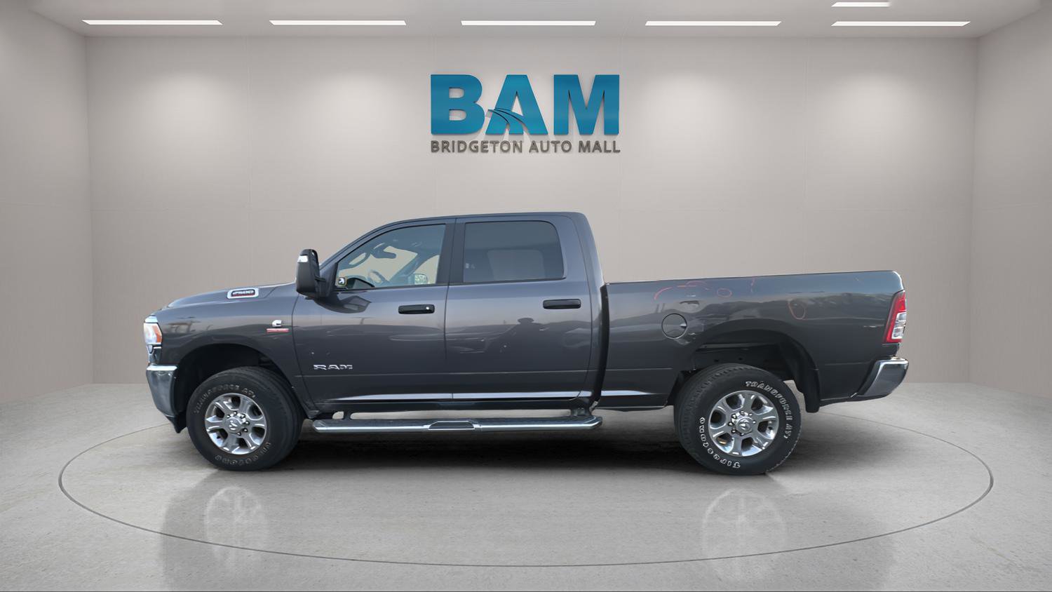 Used 2024 RAM 2500 Big Horn AWD/4WD image 4