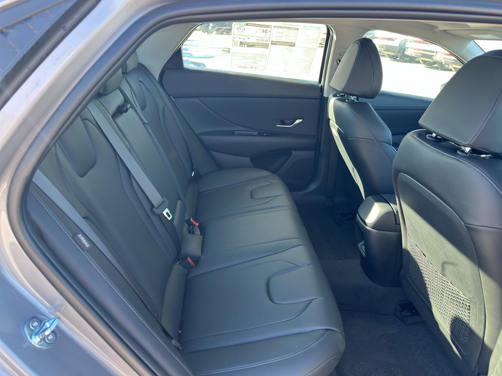 New 2025 Hyundai Elantra Limited image 34
