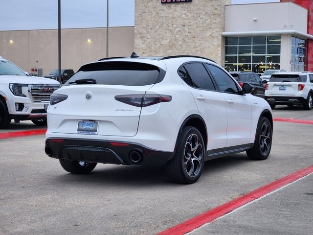 Used 2024 Alfa Romeo Stelvio Veloce image 5