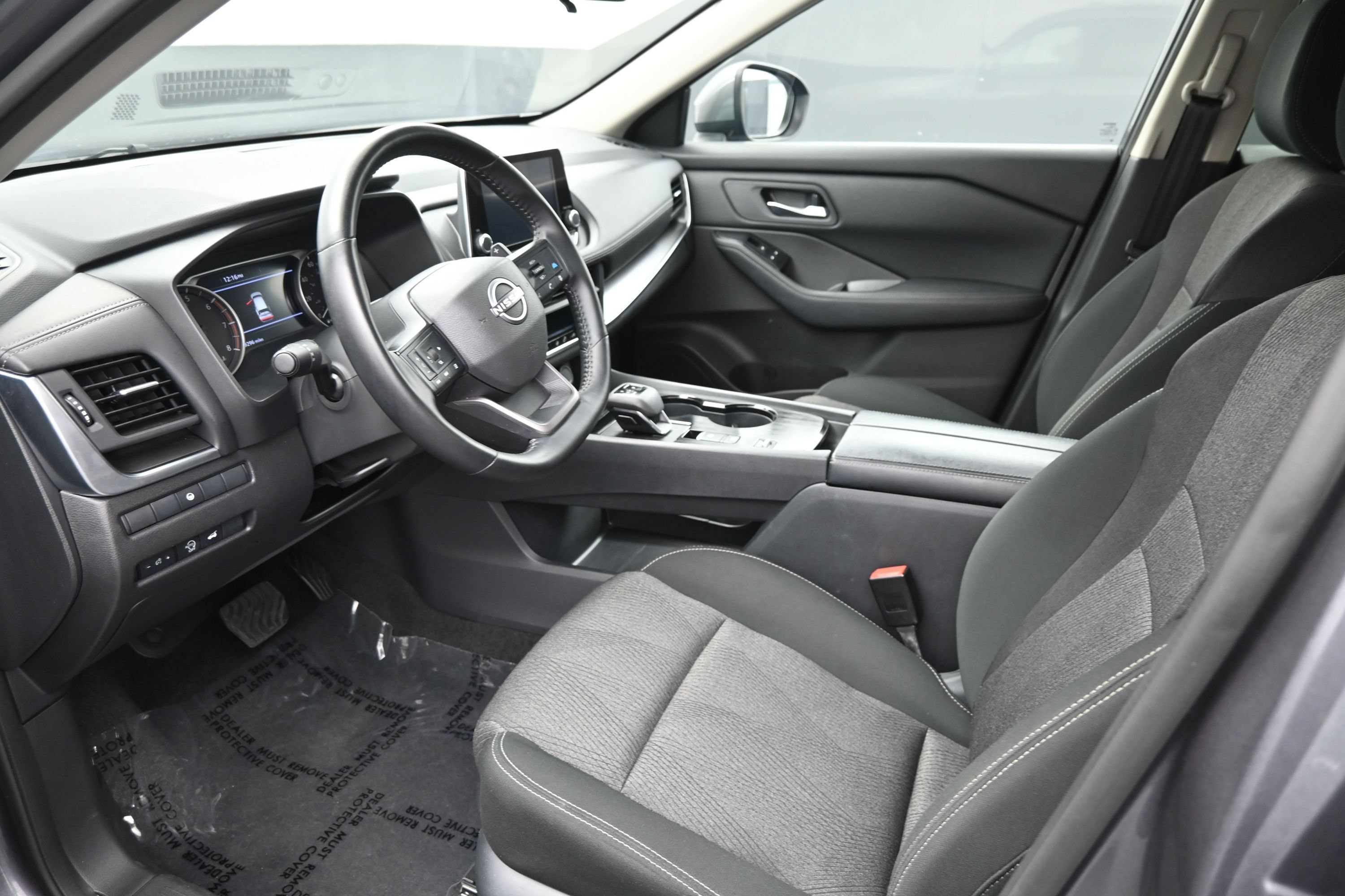 Used 2025 Nissan Rogue SV FWD image 12