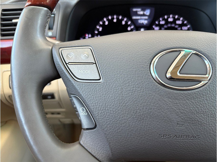 Used 2011 Lexus LS 460 w/ Comfort Pkg RWD image 12
