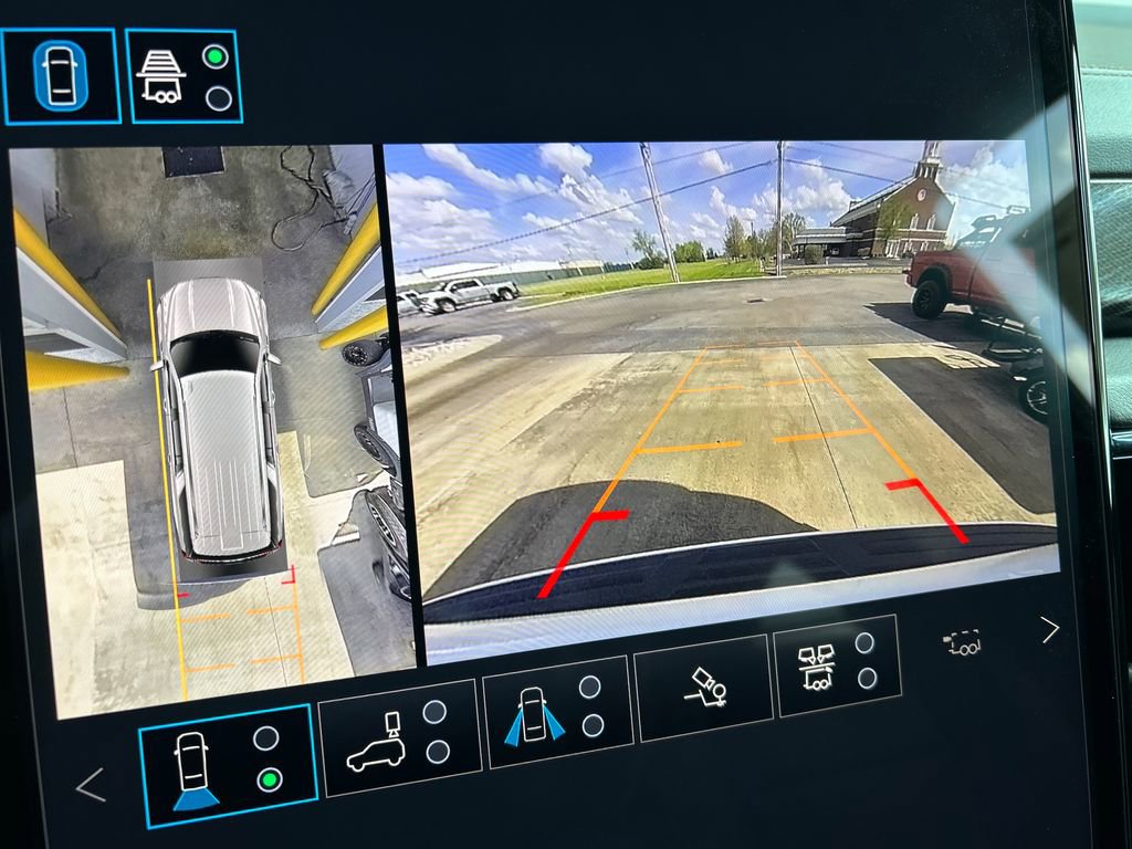 New 2026 GMC Yukon XL AT4 image 36