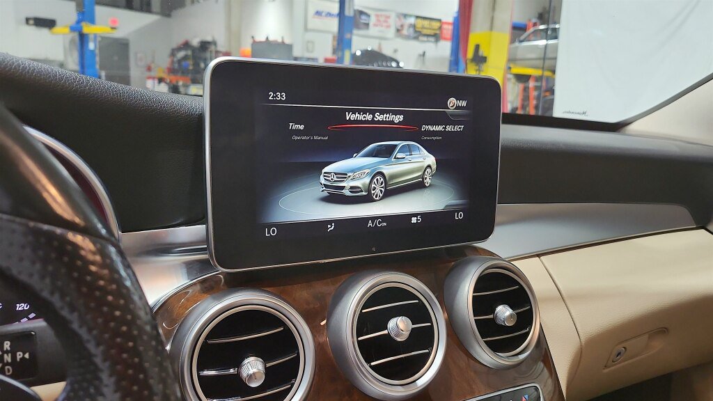 Used 2016 Mercedes-Benz C 300 4MATIC Sedan image 28