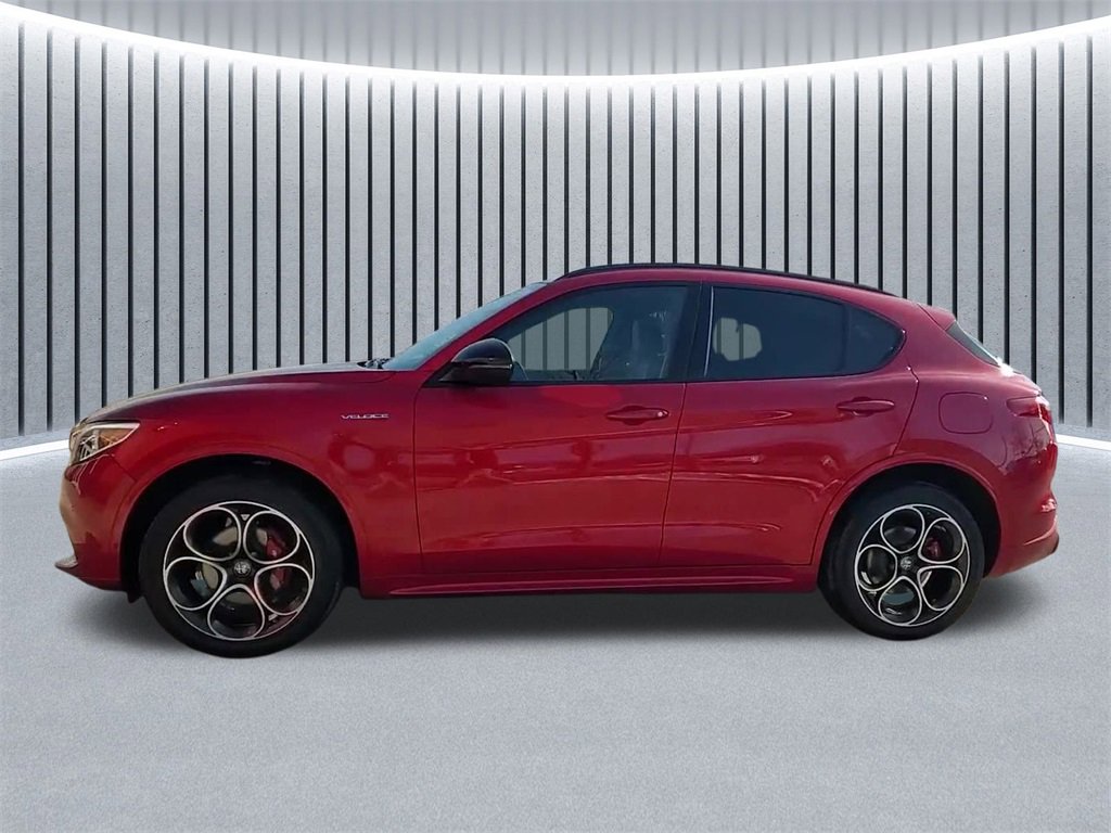 Used 2023 Alfa Romeo Stelvio Veloce image 6