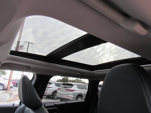 New 2026 Mitsubishi Outlander SEL FWD image 15